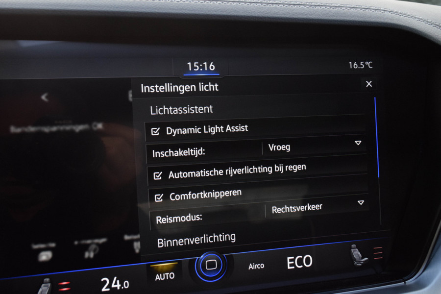 Volkswagen Touareg 3.0 TSI eHybrid 4MOTION / R-Line/ Head-Up Display/ Standkachel/ Luchtvering/ Panoramadak/ Trekhaak/ 250kW (381PK) Volkswagen Touareg 3.0 TSI eHybrid 4MOTION / R-Line/ Head-Up Display/ Standkachel/ Luchtvering/ Panoramadak/ Trekhaak/ 250kW (381PK)