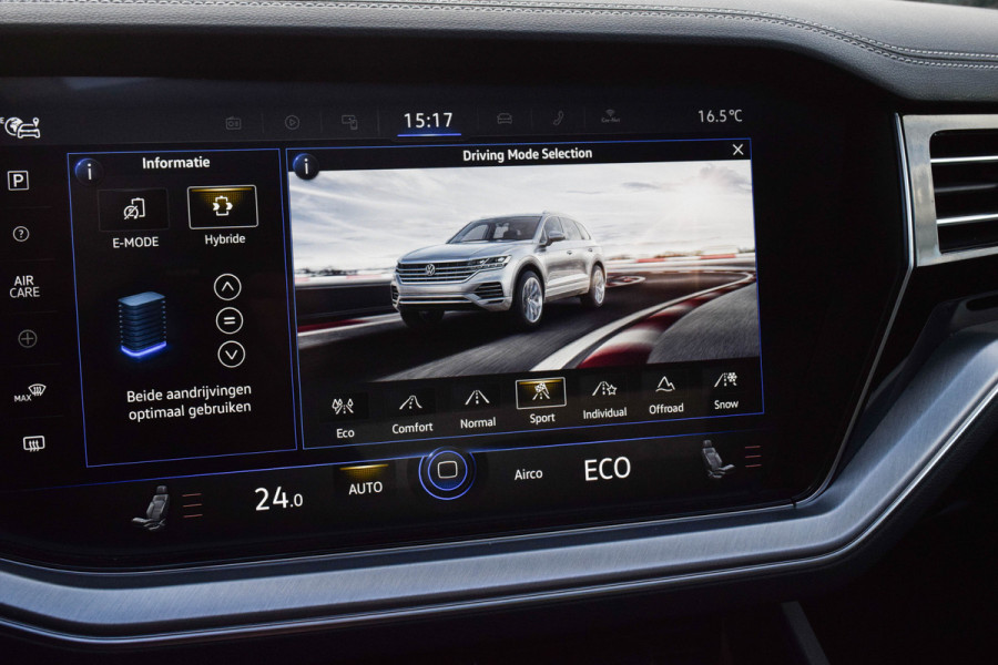 Volkswagen Touareg 3.0 TSI eHybrid 4MOTION / R-Line/ Head-Up Display/ Standkachel/ Luchtvering/ Panoramadak/ Trekhaak/ 250kW (381PK) Volkswagen Touareg 3.0 TSI eHybrid 4MOTION / R-Line/ Head-Up Display/ Standkachel/ Luchtvering/ Panoramadak/ Trekhaak/ 250kW (381PK)