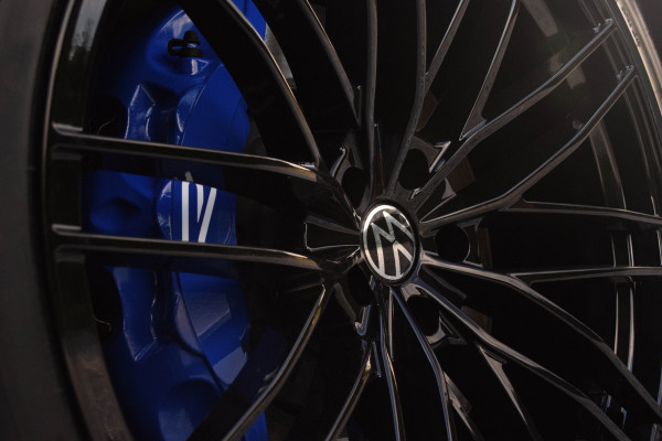 Volkswagen Touareg 3.0 TSI eHybrid 4MOTION / R-Line/ Head-Up Display/ Standkachel/ Luchtvering/ Panoramadak/ Trekhaak/ 250kW (381PK) Volkswagen Touareg 3.0 TSI eHybrid 4MOTION / R-Line/ Head-Up Display/ Standkachel/ Luchtvering/ Panoramadak/ Trekhaak/ 250kW (381PK)