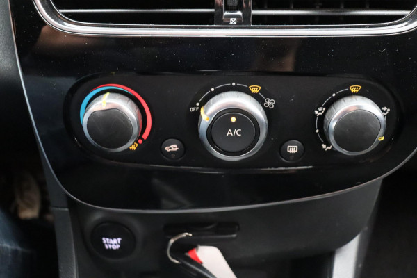 Renault Clio Estate 0.9 TCe Limited Trekhaak Navigatie Origineel NL Renault Clio Estate 0.9 TCe Limited Trekhaak Navigatie Origineel NL