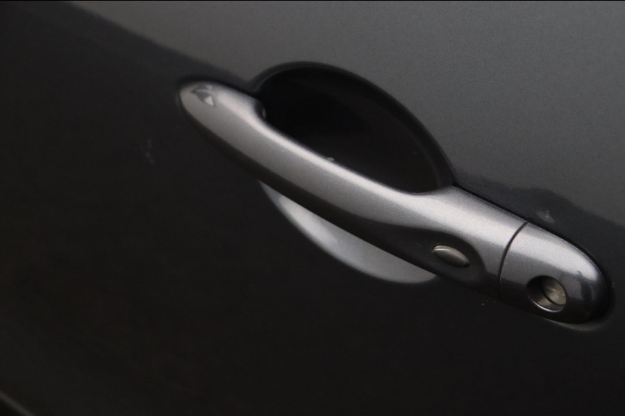 Renault Clio Estate 0.9 TCe Limited Trekhaak Navigatie Origineel NL Renault Clio Estate 0.9 TCe Limited Trekhaak Navigatie Origineel NL