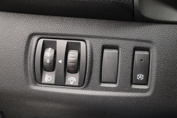 Renault Clio Estate 0.9 TCe Limited Trekhaak Navigatie Origineel NL Renault Clio Estate 0.9 TCe Limited Trekhaak Navigatie Origineel NL