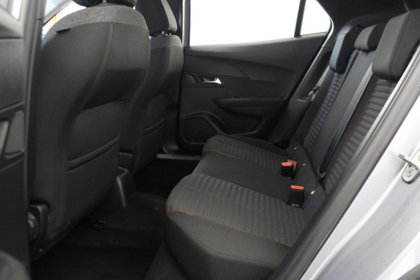 Peugeot 2008 1.2 PureTech 100 Active |Navi|Camera| Peugeot 2008 1.2 PureTech 100 Active |Navi|Camera|