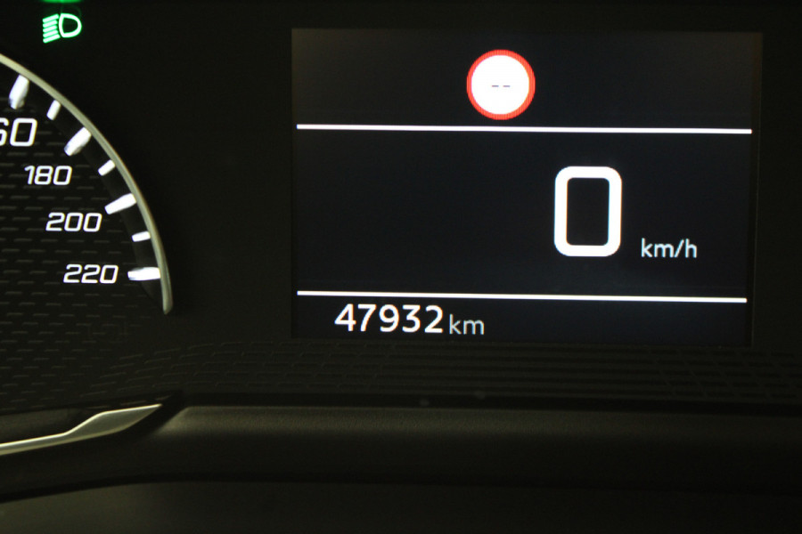 Peugeot 2008 1.2 PureTech 100 Active |Navi|Camera| Peugeot 2008 1.2 PureTech 100 Active |Navi|Camera|