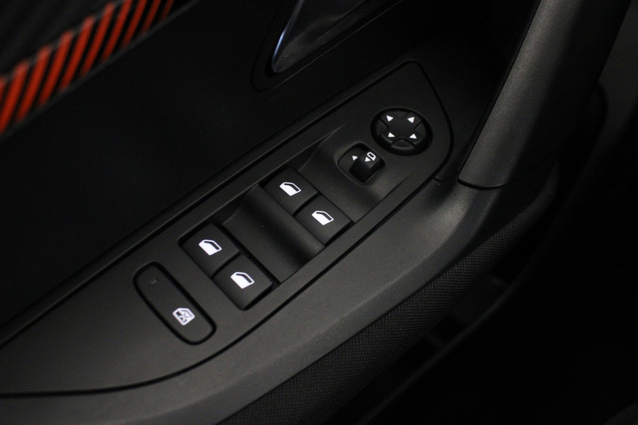 Peugeot 2008 1.2 PureTech 100 Active |Navi|Camera| Peugeot 2008 1.2 PureTech 100 Active |Navi|Camera|