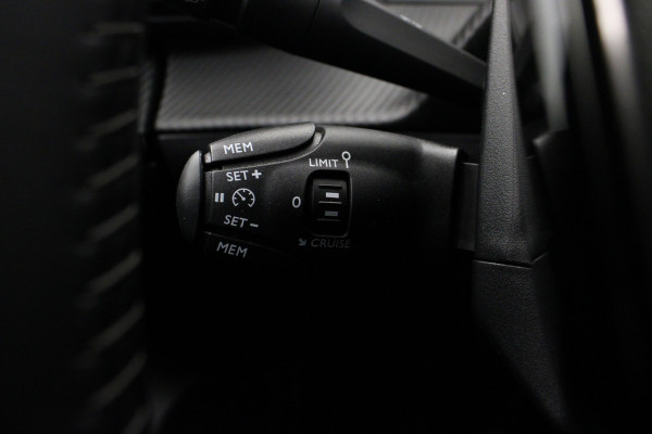 Peugeot 2008 1.2 PureTech 100 Active |Navi|Camera| Peugeot 2008 1.2 PureTech 100 Active |Navi|Camera|