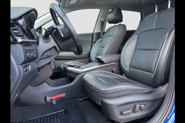 Kia e-Niro ExecutiveLine 64 kWh Kia e-Niro ExecutiveLine 64kWh | Leder | Navigatie | Apple Carplay & Android Auto | Schuif-/kanteldak | Kia e-Niro ExecutiveLine 64 kWh Kia e-Niro ExecutiveLine 64kWh | Leder | Navigatie | Apple Carplay & Android Auto | Schuif-/kanteldak |