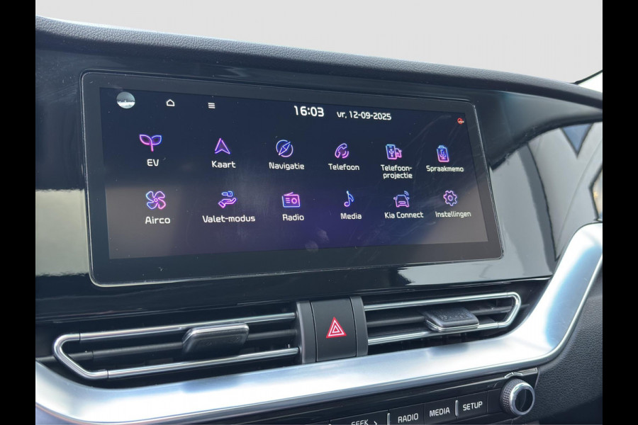 Kia e-Niro ExecutiveLine 64 kWh Kia e-Niro ExecutiveLine 64kWh | Leder | Navigatie | Apple Carplay & Android Auto | Schuif-/kanteldak | Kia e-Niro ExecutiveLine 64 kWh Kia e-Niro ExecutiveLine 64kWh | Leder | Navigatie | Apple Carplay & Android Auto | Schuif-/kanteldak |
