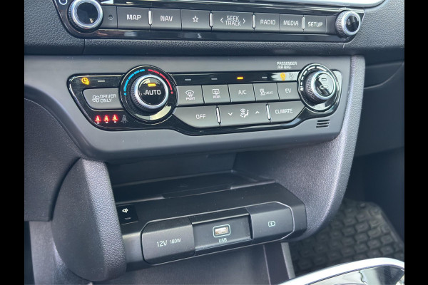 Kia e-Niro ExecutiveLine 64 kWh Kia e-Niro ExecutiveLine 64kWh | Leder | Navigatie | Apple Carplay & Android Auto | Schuif-/kanteldak | Kia e-Niro ExecutiveLine 64 kWh Kia e-Niro ExecutiveLine 64kWh | Leder | Navigatie | Apple Carplay & Android Auto | Schuif-/kanteldak |