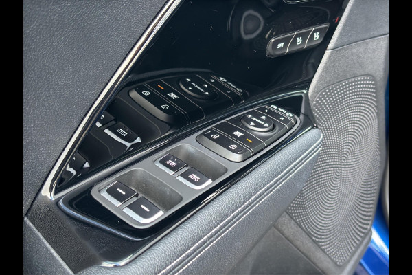 Kia e-Niro ExecutiveLine 64 kWh Kia e-Niro ExecutiveLine 64kWh | Leder | Navigatie | Apple Carplay & Android Auto | Schuif-/kanteldak | Kia e-Niro ExecutiveLine 64 kWh Kia e-Niro ExecutiveLine 64kWh | Leder | Navigatie | Apple Carplay & Android Auto | Schuif-/kanteldak |