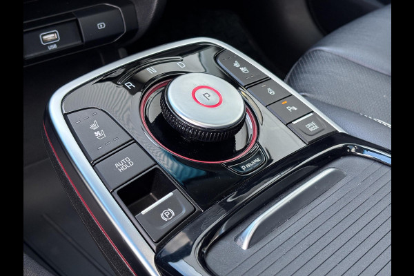 Kia e-Niro ExecutiveLine 64 kWh Kia e-Niro ExecutiveLine 64kWh | Leder | Navigatie | Apple Carplay & Android Auto | Schuif-/kanteldak | Kia e-Niro ExecutiveLine 64 kWh Kia e-Niro ExecutiveLine 64kWh | Leder | Navigatie | Apple Carplay & Android Auto | Schuif-/kanteldak |