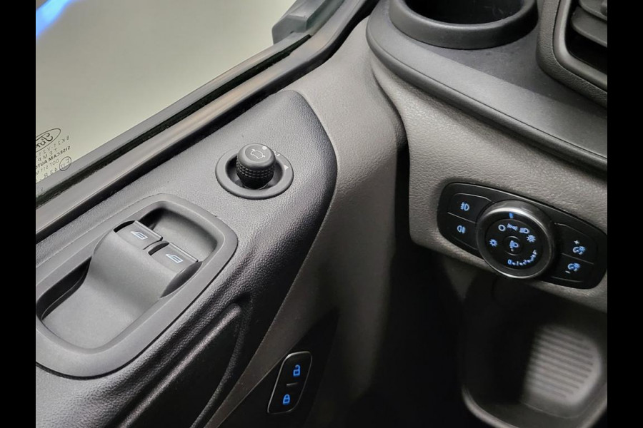 Ford Transit Custom 2.0TDCI Dubbele Cabine Trekhaak Euro 6! Ford Transit Custom 2.0TDCI Dubbele Cabine Trekhaak Euro 6!