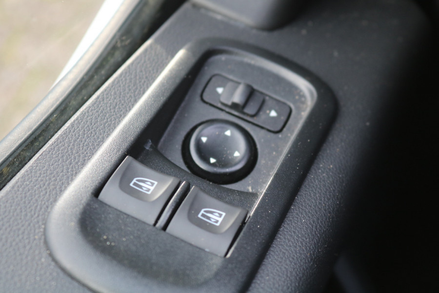 Renault Master 2.3 dCi 165pk Bakwagen met Laadklep