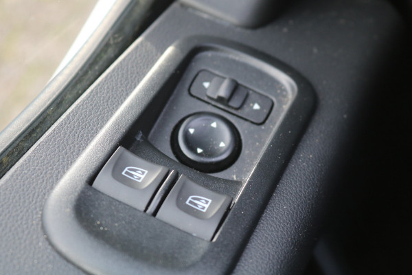 Renault Master 2.3 dCi 165pk Bakwagen met Laadklep