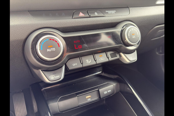 Kia Stonic 1.0 T-GDi MHEV DynamicPlusLine | LED | Navi | Climate Control | Camera | Android Auto/Apple Carplay | Stoel- en Stuurverwarming | Kia Stonic 1.0 T-GDi MHEV DynamicPlusLine | LED | Navi | Climate Control | Camera | Android Auto/Apple Carplay | Stoel- en Stuurverwarming |