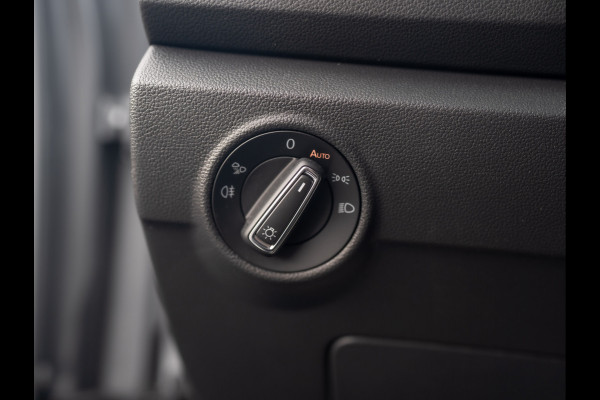 Volkswagen T-Roc 1.5 TSI R-Line Business+ | Keyless | Elk. A-klep | Camera | IQ Light | Side Assist | Prijs Rijklaar!!