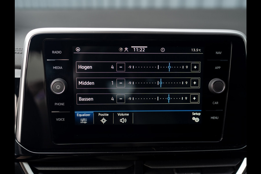 Volkswagen T-Roc 1.5 TSI R-Line Business+ | Keyless | Elk. A-klep | Camera | IQ Light | Side Assist | Prijs Rijklaar!!