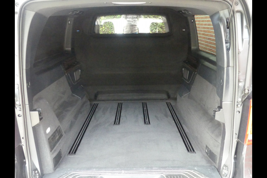 Mercedes-Benz V-Klasse 300d Extra Lang DC AMG Pakket LED/Leer/Trekhaak VOL Mercedes-Benz V-Klasse 300d Extra Lang DC AMG Pakket LED/Leer/Trekhaak VOL