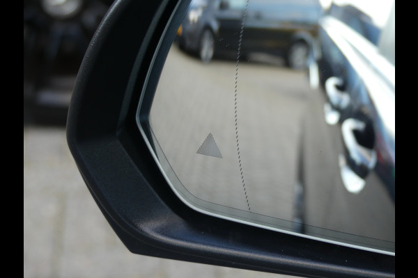 Mercedes-Benz V-Klasse 300d Extra Lang DC AMG Pakket LED/Leer/Trekhaak VOL Mercedes-Benz V-Klasse 300d Extra Lang DC AMG Pakket LED/Leer/Trekhaak VOL