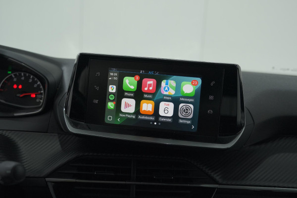 Peugeot 2008 PureTech 130 EAT8 Allure | Camera | Navigatie | Parkeersensoren Peugeot 2008 PureTech 130 EAT8 Allure | Camera | Navigatie | Parkeersensoren