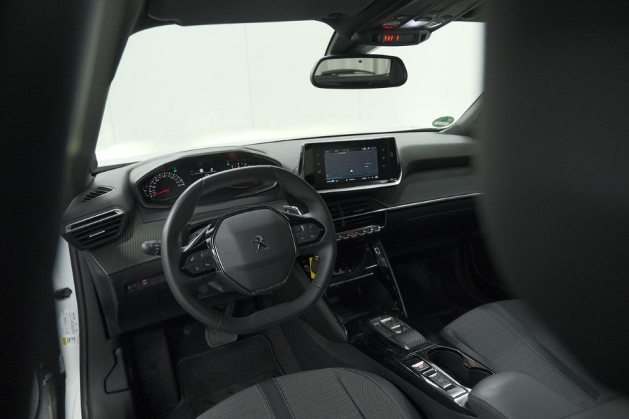 Peugeot 2008 PureTech 130 EAT8 Allure | Camera | Navigatie | Parkeersensoren Peugeot 2008 PureTech 130 EAT8 Allure | Camera | Navigatie | Parkeersensoren