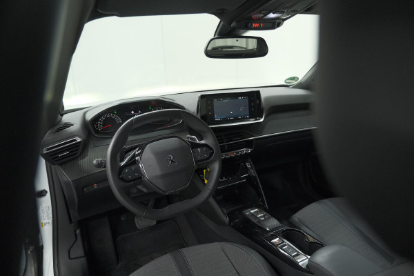 Peugeot 2008 PureTech 130 EAT8 Allure | Camera | Navigatie | Parkeersensoren Peugeot 2008 PureTech 130 EAT8 Allure | Camera | Navigatie | Parkeersensoren