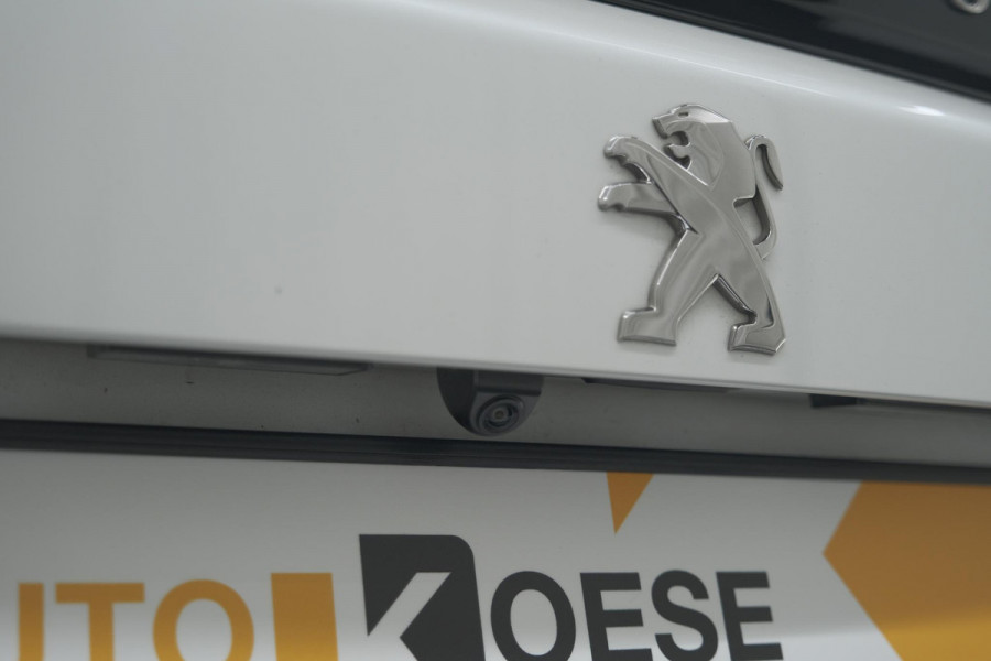 Peugeot 2008 PureTech 130 EAT8 Allure | Camera | Navigatie | Parkeersensoren Peugeot 2008 PureTech 130 EAT8 Allure | Camera | Navigatie | Parkeersensoren