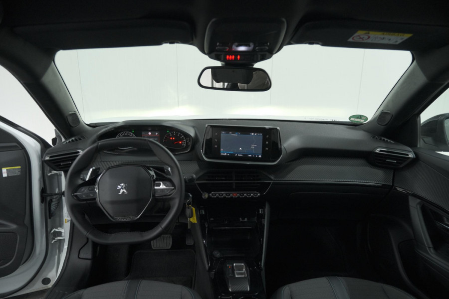 Peugeot 2008 PureTech 130 EAT8 Allure | Camera | Navigatie | Parkeersensoren Peugeot 2008 PureTech 130 EAT8 Allure | Camera | Navigatie | Parkeersensoren