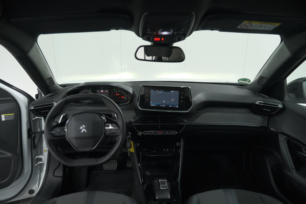 Peugeot 2008 PureTech 130 EAT8 Allure | Camera | Navigatie | Parkeersensoren Peugeot 2008 PureTech 130 EAT8 Allure | Camera | Navigatie | Parkeersensoren