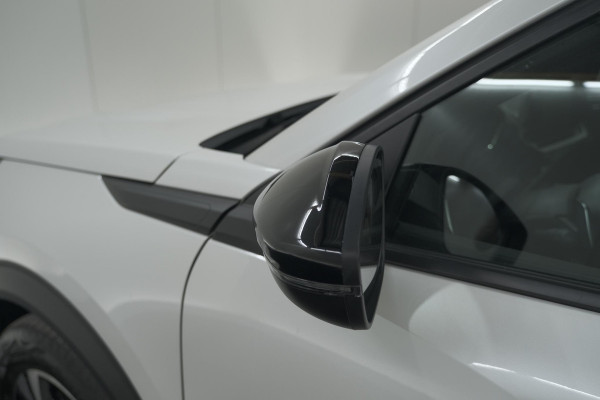 Peugeot 2008 PureTech 130 EAT8 Allure | Camera | Navigatie | Parkeersensoren Peugeot 2008 PureTech 130 EAT8 Allure | Camera | Navigatie | Parkeersensoren