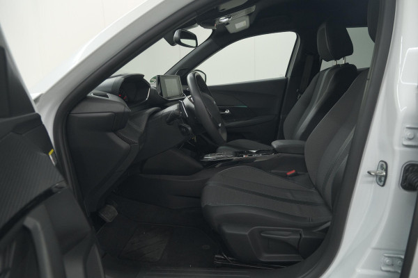 Peugeot 2008 PureTech 130 EAT8 Allure | Camera | Navigatie | Parkeersensoren Peugeot 2008 PureTech 130 EAT8 Allure | Camera | Navigatie | Parkeersensoren