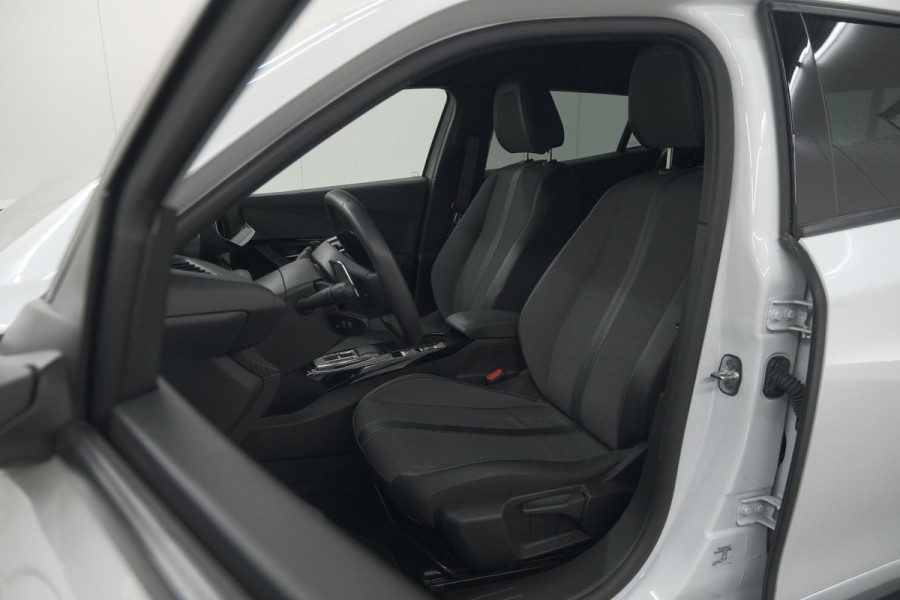 Peugeot 2008 PureTech 130 EAT8 Allure | Camera | Navigatie | Parkeersensoren Peugeot 2008 PureTech 130 EAT8 Allure | Camera | Navigatie | Parkeersensoren