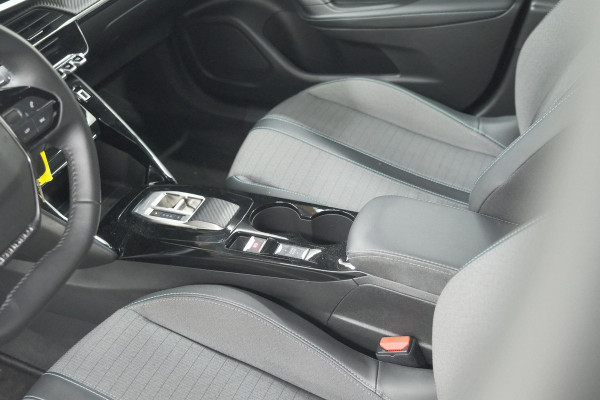 Peugeot 2008 PureTech 130 EAT8 Allure | Camera | Navigatie | Parkeersensoren Peugeot 2008 PureTech 130 EAT8 Allure | Camera | Navigatie | Parkeersensoren