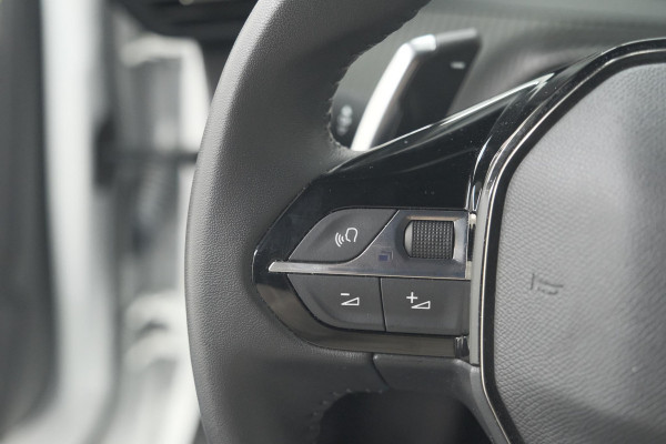 Peugeot 2008 PureTech 130 EAT8 Allure | Camera | Navigatie | Parkeersensoren Peugeot 2008 PureTech 130 EAT8 Allure | Camera | Navigatie | Parkeersensoren