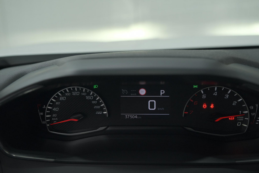 Peugeot 2008 PureTech 130 EAT8 Allure | Camera | Navigatie | Parkeersensoren Peugeot 2008 PureTech 130 EAT8 Allure | Camera | Navigatie | Parkeersensoren