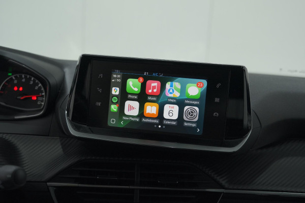 Peugeot 2008 PureTech 130 EAT8 Allure | Camera | Navigatie | Parkeersensoren Peugeot 2008 PureTech 130 EAT8 Allure | Camera | Navigatie | Parkeersensoren