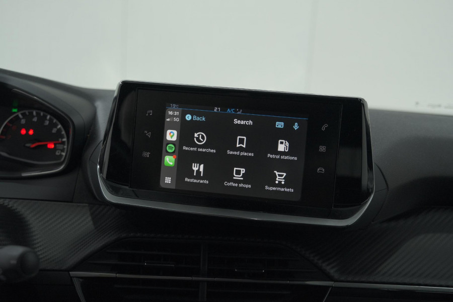 Peugeot 2008 PureTech 130 EAT8 Allure | Camera | Navigatie | Parkeersensoren Peugeot 2008 PureTech 130 EAT8 Allure | Camera | Navigatie | Parkeersensoren