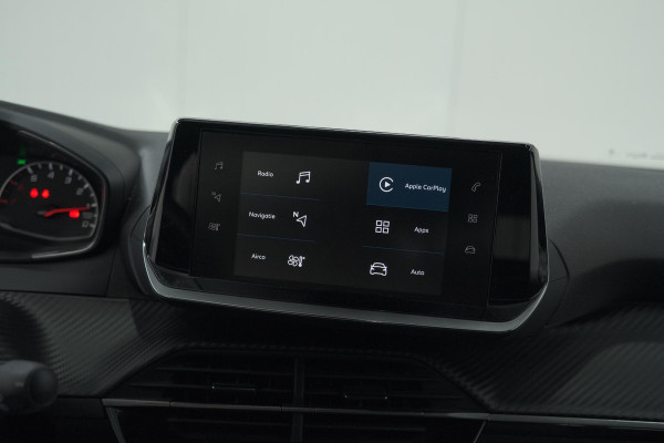 Peugeot 2008 PureTech 130 EAT8 Allure | Camera | Navigatie | Parkeersensoren Peugeot 2008 PureTech 130 EAT8 Allure | Camera | Navigatie | Parkeersensoren