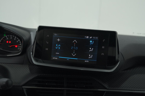 Peugeot 2008 PureTech 130 EAT8 Allure | Camera | Navigatie | Parkeersensoren Peugeot 2008 PureTech 130 EAT8 Allure | Camera | Navigatie | Parkeersensoren