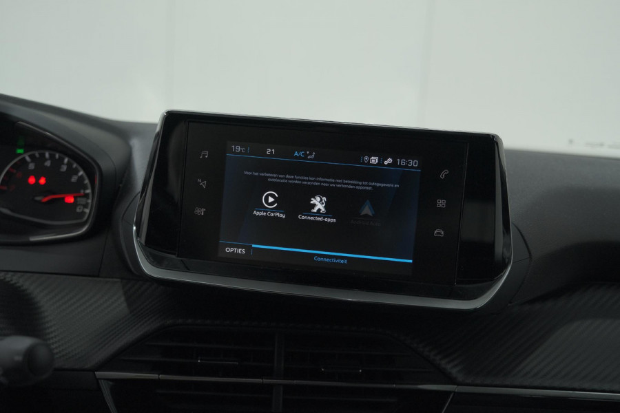 Peugeot 2008 PureTech 130 EAT8 Allure | Camera | Navigatie | Parkeersensoren Peugeot 2008 PureTech 130 EAT8 Allure | Camera | Navigatie | Parkeersensoren