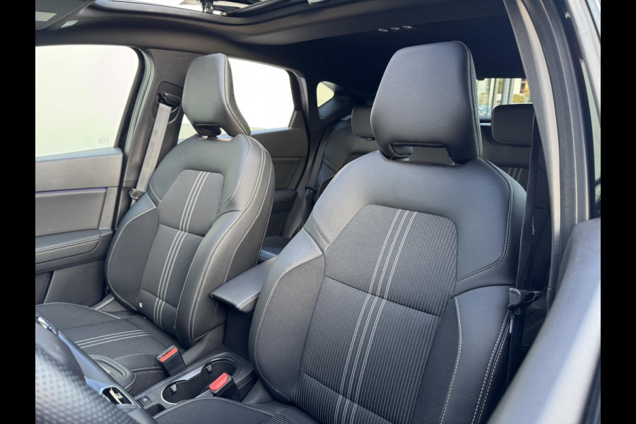 Renault Captur 1.6 E-Tech full hybrid 145 E-Tech engineered | Panorama dak | Trekhaak | Bosé speaker installatie Renault Captur 1.6 E-Tech full hybrid 145 E-Tech engineered | Panorama dak | Trekhaak | Bosé speaker installatie