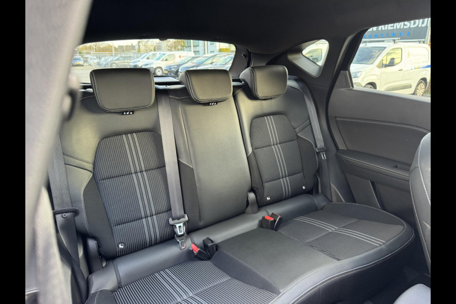 Renault Captur 1.6 E-Tech full hybrid 145 E-Tech engineered | Panorama dak | Trekhaak | Bosé speaker installatie Renault Captur 1.6 E-Tech full hybrid 145 E-Tech engineered | Panorama dak | Trekhaak | Bosé speaker installatie