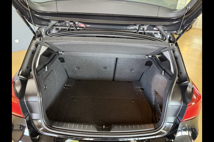 BMW 1-serie 116i Corporate Lease Executive | Navi