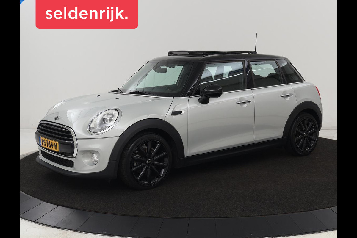 MINI Mini 1.5 Cooper Chili Serious Business | Panoramadak | Navigatie | Cruise Control | LED koplampen | LMV 17 |