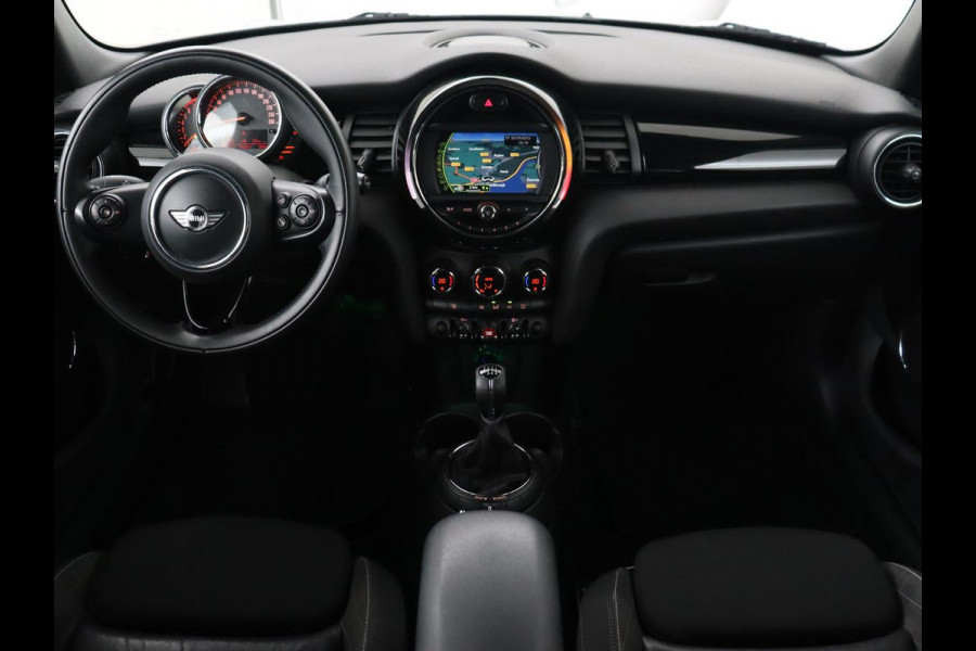 MINI Mini 1.5 Cooper Chili Serious Business | Panoramadak | Navigatie | Cruise Control | LED koplampen | LMV 17 | MINI Mini 1.5 Cooper Chili Serious Business | Panoramadak | Navigatie | Cruise Control | LED koplampen | LMV 17 |