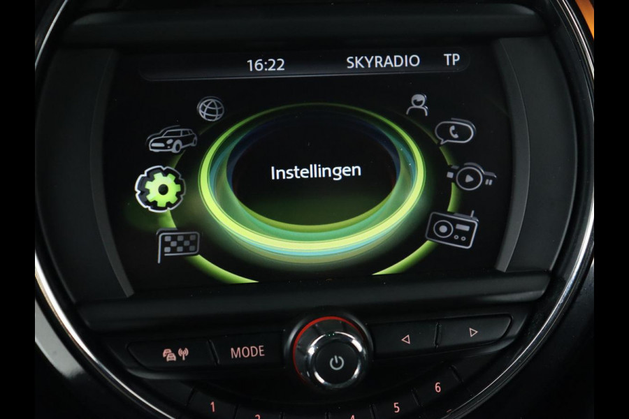 MINI Mini 1.5 Cooper Chili Serious Business | Panoramadak | Navigatie | Cruise Control | LED koplampen | LMV 17 | MINI Mini 1.5 Cooper Chili Serious Business | Panoramadak | Navigatie | Cruise Control | LED koplampen | LMV 17 |