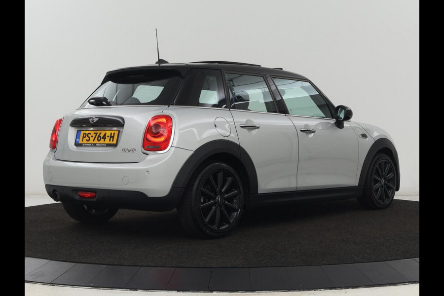 MINI Mini 1.5 Cooper Chili Serious Business | Panoramadak | Navigatie | Cruise Control | LED koplampen | LMV 17 | MINI Mini 1.5 Cooper Chili Serious Business | Panoramadak | Navigatie | Cruise Control | LED koplampen | LMV 17 |