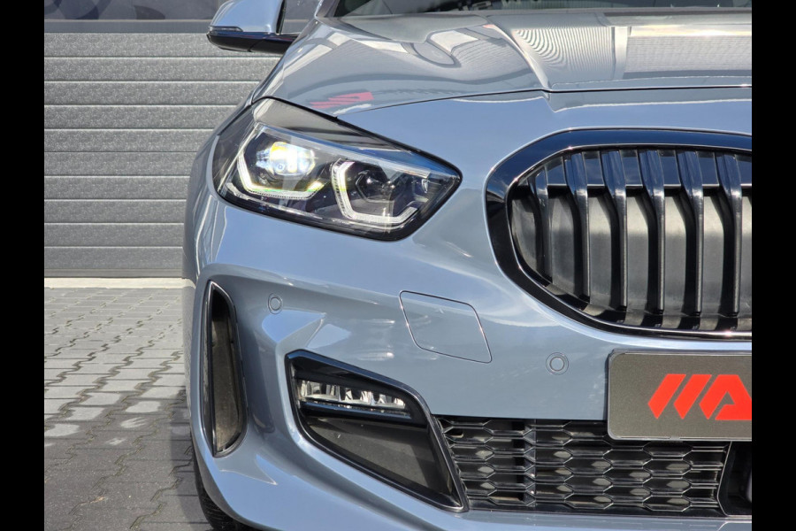 BMW 1-serie 120i M-sport/H&K/Head-up/Carplay/Shadowline-pack BMW 1-serie 120i M-sport/H&K/Head-up/Carplay/Shadowline-pack