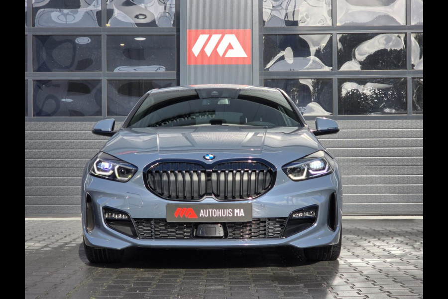 BMW 1-serie 120i M-sport/H&K/Head-up/Carplay/Shadowline-pack BMW 1-serie 120i M-sport/H&K/Head-up/Carplay/Shadowline-pack