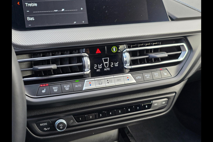 BMW 1-serie 120i M-sport/H&K/Head-up/Carplay/Shadowline-pack BMW 1-serie 120i M-sport/H&K/Head-up/Carplay/Shadowline-pack